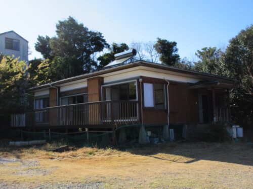 ＜下田市白浜＞海を望む高台・敷地842坪の自然豊かで陽当たり良好【中古・戸建】