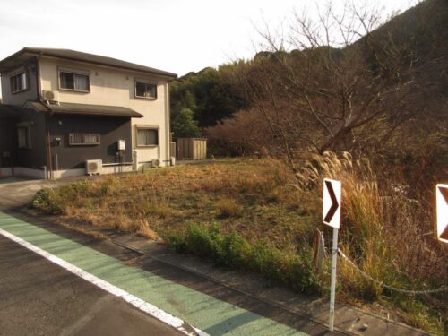 ＜下田市大賀茂＞堀切地区バス停近｜山林付き・広大な10,399坪の土地【売・土地】