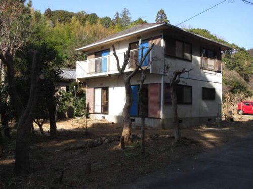 ＜河津町見高＞緑豊かな静かな住環境／庭付き5DK／水道代3,300円で使い放題【中古・戸建】